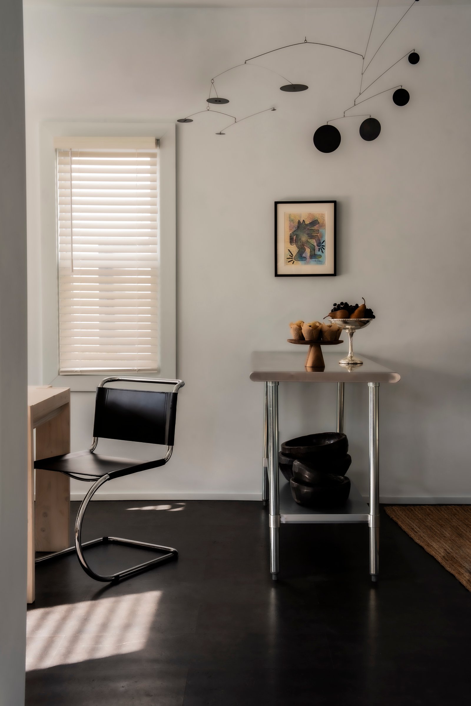 Full kitchen and dining area in Bungalow coastal hideaway.